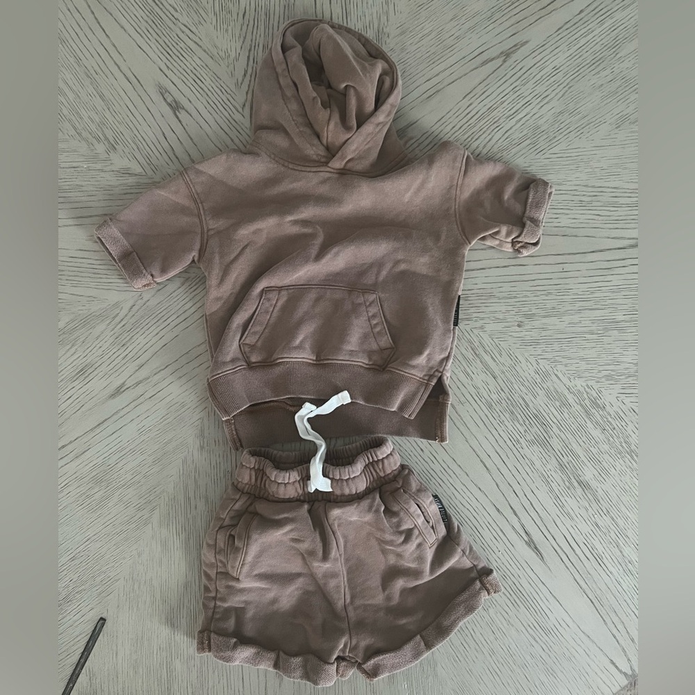 Little bipsy outfit size 6-12 months